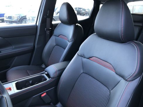 New 2026 Nissan Kicks SR w/ Cold Weather Package image 21