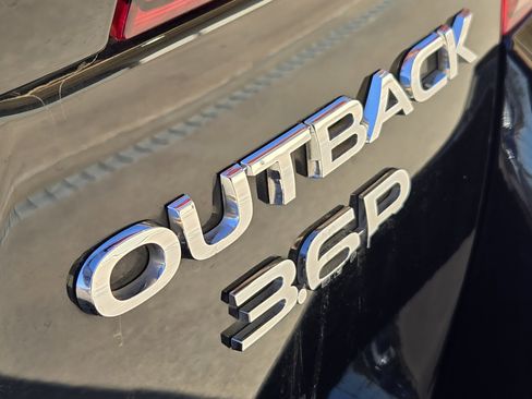 Used 2018 Subaru Outback 3.6R Touring image 19