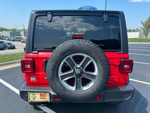Used 2020 Jeep Wrangler Unlimited Sahara w/ Dual Top Group AWD/4WD image 10