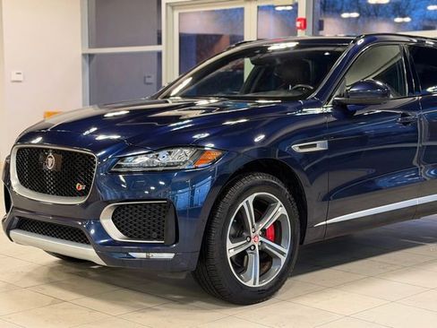 Used 2018 Jaguar F-PACE S image 5
