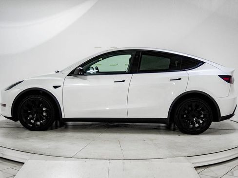 Used 2023 Tesla Model Y Long Range AWD/4WD image 4