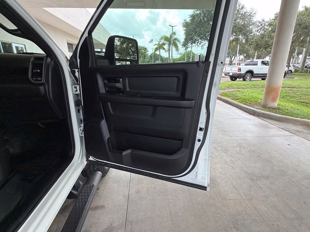 Used 2024 RAM 2500 Tradesman w/ Chrome Appearance Group AWD/4WD image 31