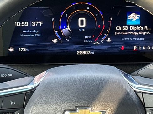 Used 2025 Chevrolet Traverse LT image 24