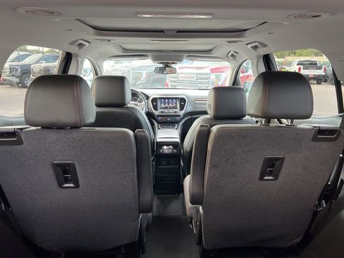 Certified 2022 GMC Acadia AT4 image 32