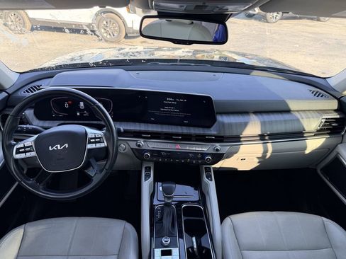 Used 2024 Kia Telluride EX w/ EX Captain's Chair Package image 14