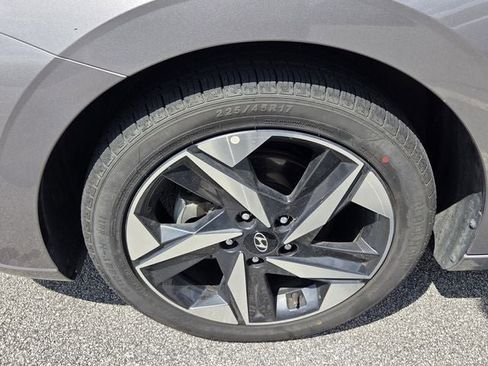 Used 2023 Hyundai Elantra SEL w/ Convenience Package FWD image 8