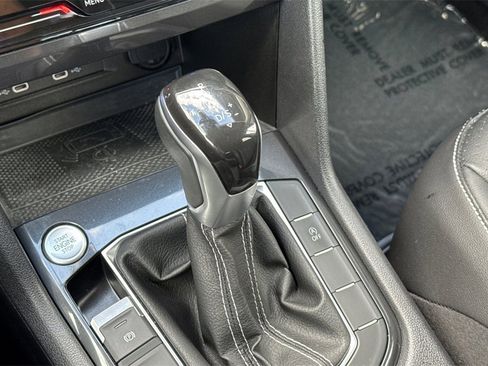 Used 2022 Volkswagen Tiguan SE image 20