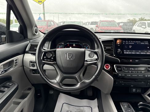 Certified 2019 Honda Pilot Touring image 21