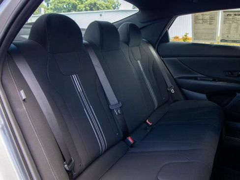 Certified 2025 Hyundai Elantra Sport FWD image 16