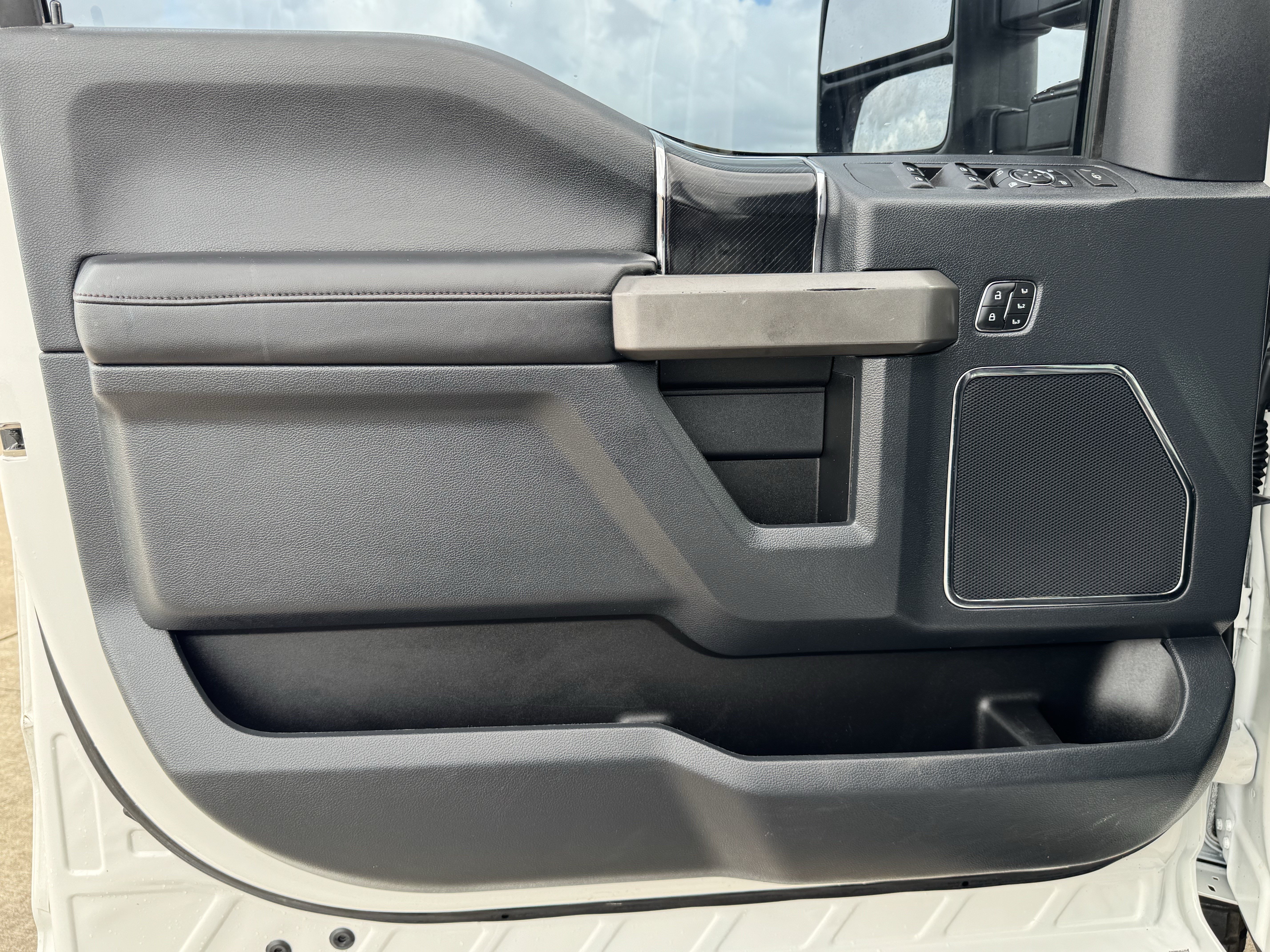Used 2022 Ford F250 Platinum AWD/4WD image 13