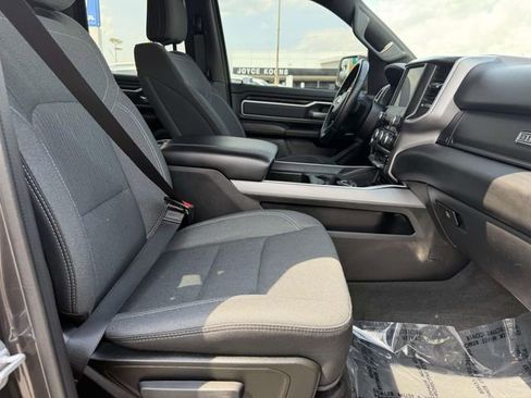 Used 2022 RAM 1500 Big Horn w/ Night Edition AWD/4WD image 7