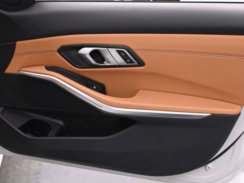 Used 2021 BMW 330i xDrive Sedan w/ M Sport Package image 19