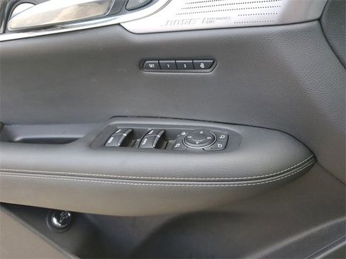 Used 2022 Cadillac XT6 Premium Luxury w/ Technology Package image 23