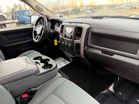 Used 2019 RAM 1500 Express image 24