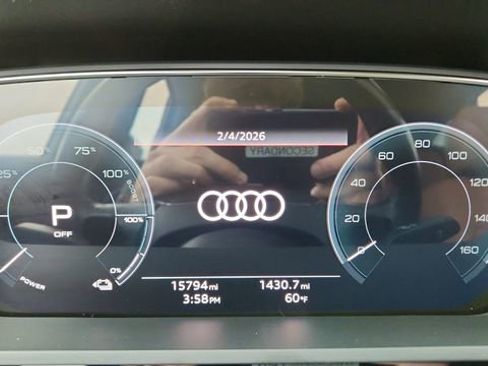 Used 2024 Audi Q8 e-tron Premium Plus w/ Premium Plus Package image 37