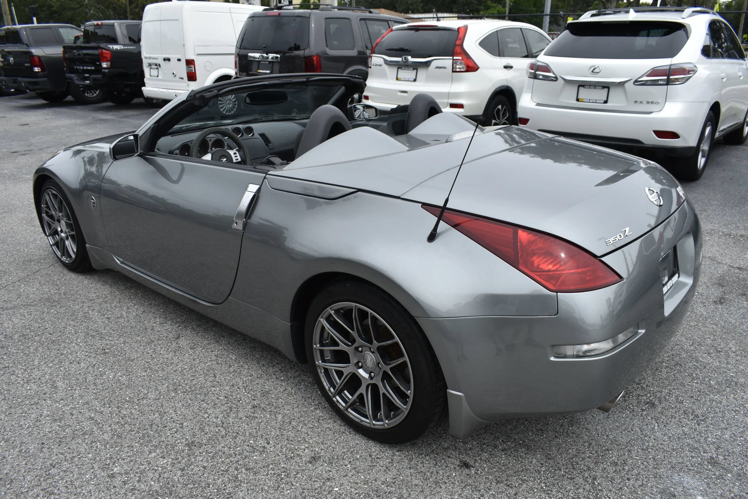 Used 2004 Nissan 350Z Touring RWD image 5