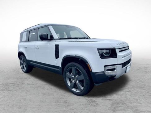 Used 2025 Land Rover Defender 110 S AWD/4WD image 3