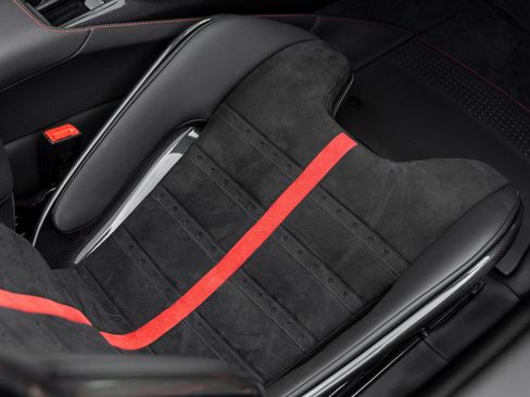 Used 2024 Ferrari SF90 Spider image 42