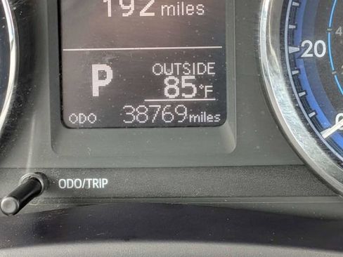 Used 2017 Toyota Corolla LE FWD image 29