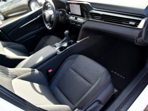 Used 2025 Toyota Camry LE image 29