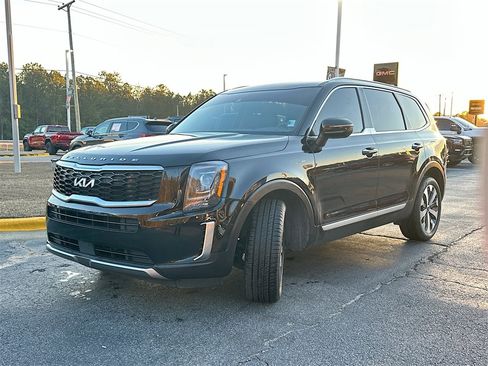 Used 2022 Kia Telluride S image 2