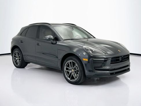 Used 2026 Porsche Macan AWD/4WD image 9