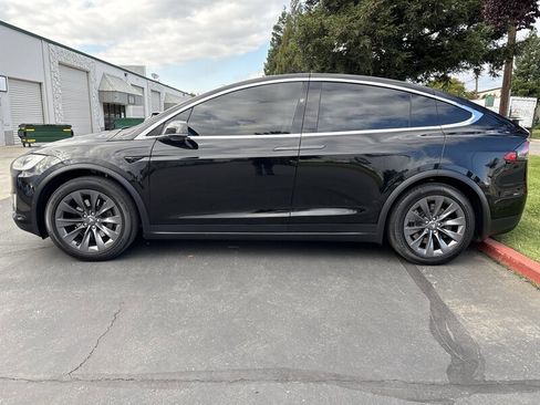 Used 2018 Tesla Model X 75D AWD/4WD image 6