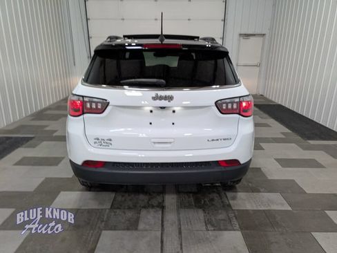 Used 2022 Jeep Compass Limited w/ Sun and Sound Group AWD/4WD image 3