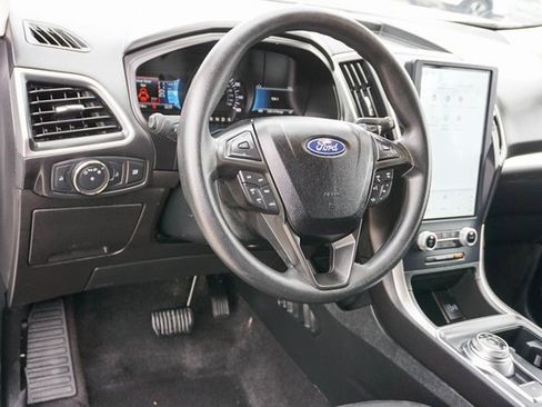 Used 2022 Ford Edge SE w/ Black Appearance Package image 11