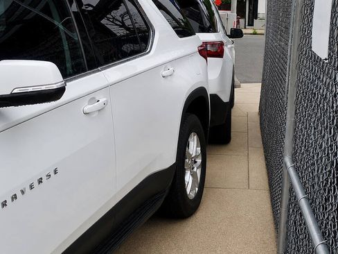 Used 2018 Chevrolet Traverse LT AWD/4WD image 5