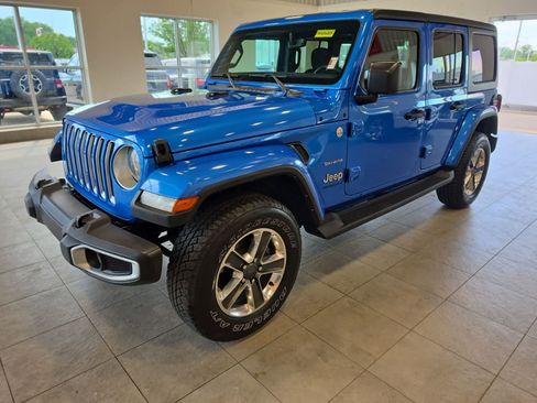 Used 2023 Jeep Wrangler Unlimited Sahara w/ Cold Weather Group AWD/4WD image 1