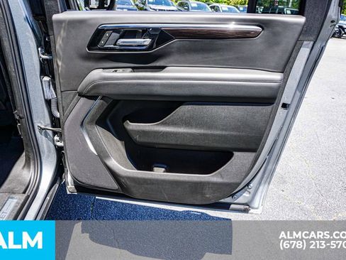 Used 2025 Chevrolet Suburban Z71 AWD/4WD image 58