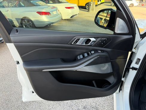 Used 2024 BMW ALPINA XB7 AWD/4WD image 17
