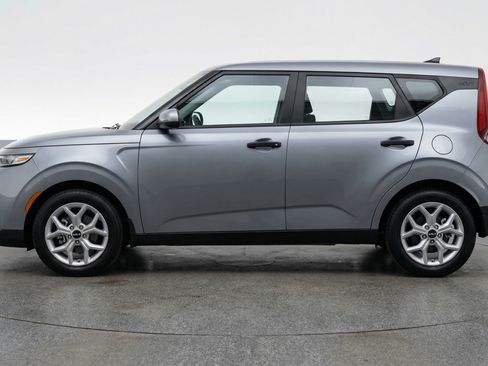 Used 2025 Kia Soul LX w/ LX Technology Package image 5