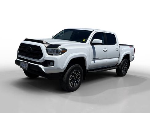 Used 2017 Toyota Tacoma SR5 w/ Tow Package RWD image 1