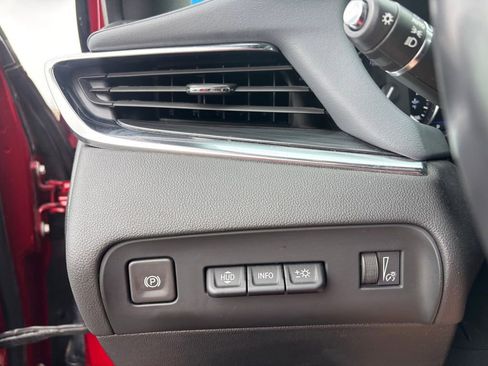 Used 2024 Buick Enclave Premium AWD/4WD image 22