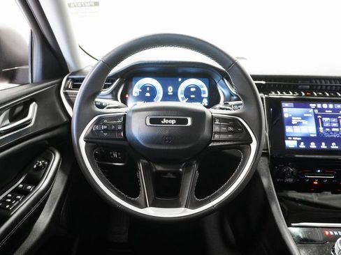 Certified 2024 Jeep Grand Cherokee Laredo image 18