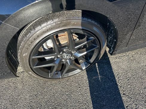 Used 2023 Honda Civic Sport image 2