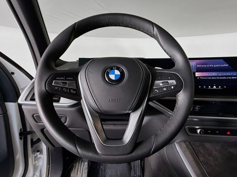 Used 2026 BMW X5 xDrive40i w/ Premium Package image 11