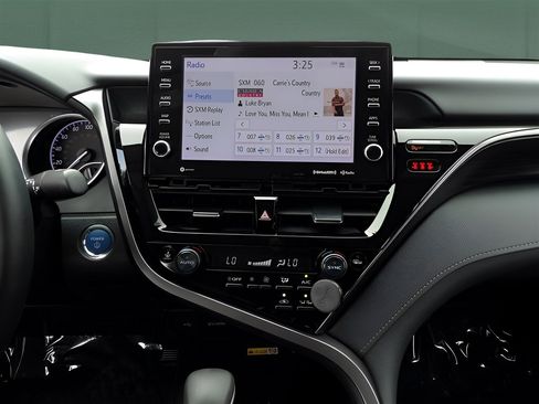 Used 2024 Toyota Camry XLE image 20