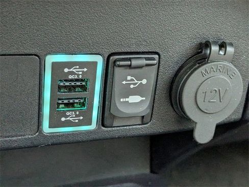 Used 2013 Toyota RAV4 LE image 20