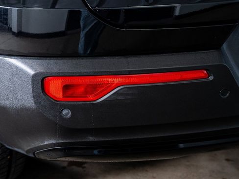 Used 2021 Volvo XC40 P8 Recharge w/ Advanced Package image 24