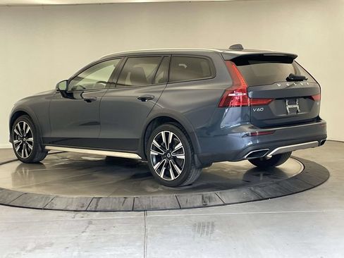 Used 2020 Volvo V60 T5 Cross Country AWD/4WD image 3