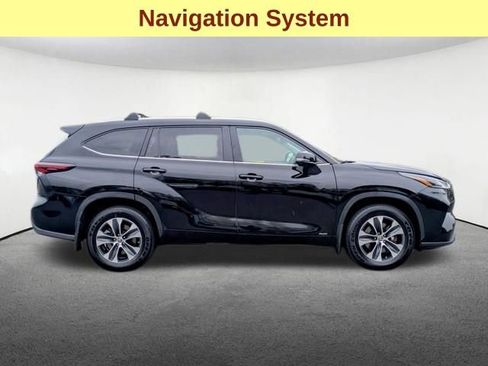Certified 2024 Toyota Highlander XLE AWD/4WD image 4