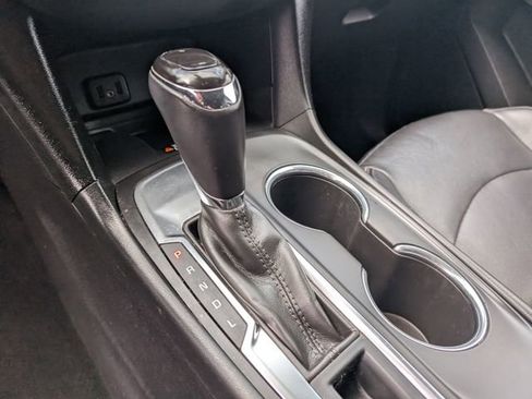 Used 2018 Chevrolet Equinox Premier FWD image 22