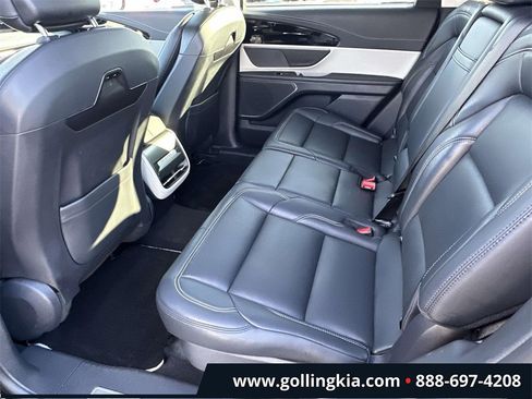 Used 2024 Lincoln Nautilus Premier image 9