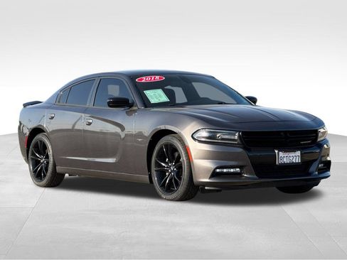 Used 2018 Dodge Charger R/T w/ Blacktop Package RWD image 7