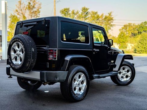 Used 2014 Jeep Wrangler Sahara w/ Connectivity Group AWD/4WD image 8
