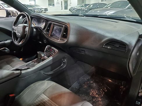 Used 2019 Dodge Challenger SXT RWD image 14