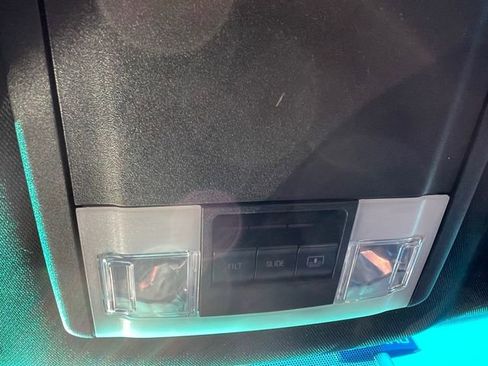 Used 2017 Ford Explorer Limited image 25